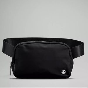 NWT Lululemon Everywhere Belt Bag